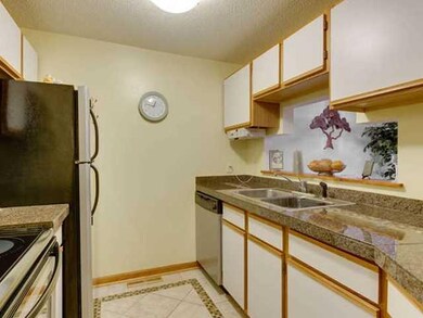Kitchen KITCHEN granite counters, gorgeuos floor, 