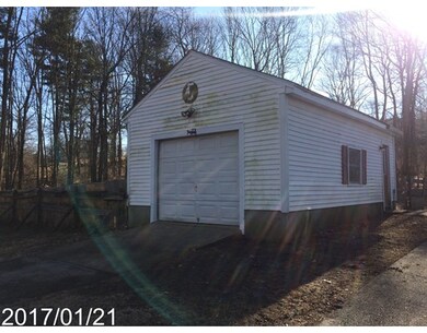 76 Huguenot Rd, Oxford, MA 01540 - photo 3