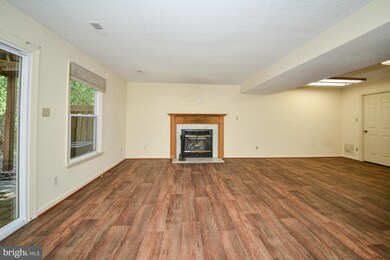 1618 Oak Spring Way, Reston, VA 20190 - photo 5