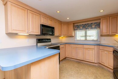 57 Puritan Rd, Buzzards Bay, MA 02532 - photo 5