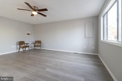 7826 E Shore Rd, Pasadena, MD 21122 - photo 6