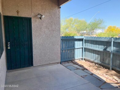 Front patio/Entrance