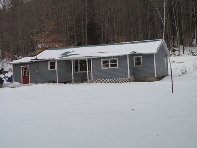 629 Hanover St, Claremont, NH 03743 - photo 3