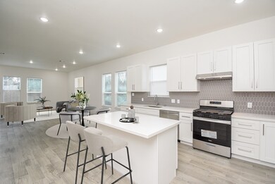 8022 Sealey St, Houston, TX 77088 - photo 5