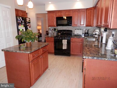 124 Rice Dr, Morrisville, PA 19067 - photo 5