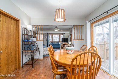 719 N 5th St, Grand Forks, ND 58203 - photo 4