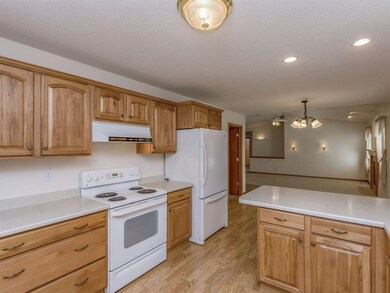 2295 Robert Dr, Marion, IA 52302 - photo 7