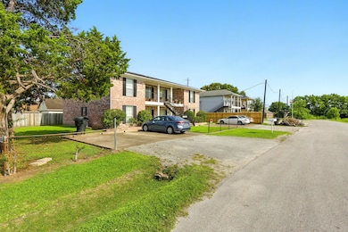 9641 Hollock St unit 4, Houston, TX 77075 - photo 2