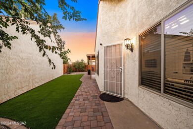 2806 W Carnation PL - 010