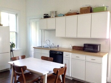 425 Middle St unit 5, Portsmouth, NH 03801 - photo 3