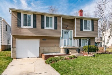 10010 Regatta Trail unit 31, Aurora, OH 44202 - photo 2