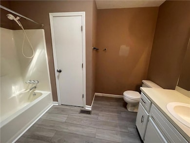 upper level full bath