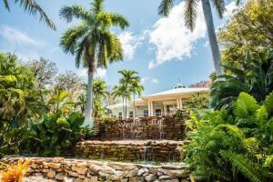 Pretigious Mariners Club amenities