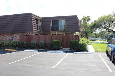 3910 Louis Dr, Lake Worth Beach, FL 33461 - photo 2