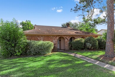 11907 Kirknoll Dr, Houston, TX 77089 - photo 2