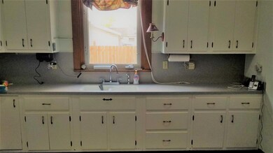 449 N Fisher St, Wabash, IN 46992 - photo 6