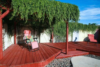 Deck (2)