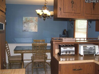 1550 Harden Dr, Barberton, OH 44203 - photo 3