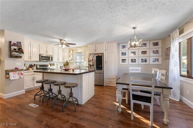 665 Wendemere Dr, Hubbard, OH 44425 - photo 5