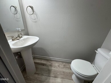5809 Victoria Ave unit H, Williston, ND 58801 - photo 5