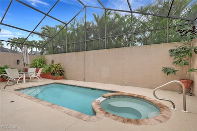 9519 Mariners Cove Ln, Fort Myers, FL 33919 - photo 2