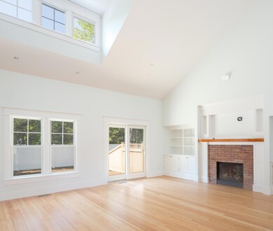 930 LivingRoom2 (1 of 1)