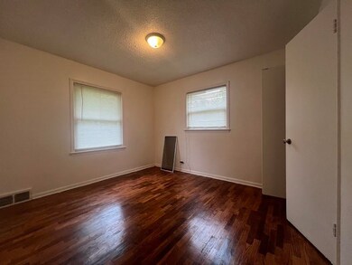 4702 Warrington Dr, Flint, MI 48504 - photo 6