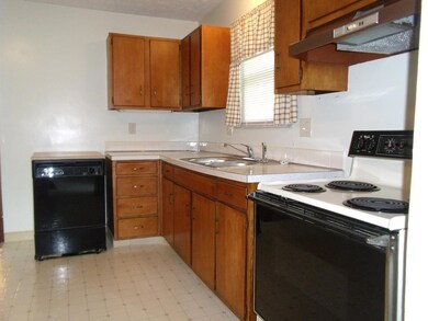 4938 Silverton Dr, Columbus, OH 43232 - photo 6