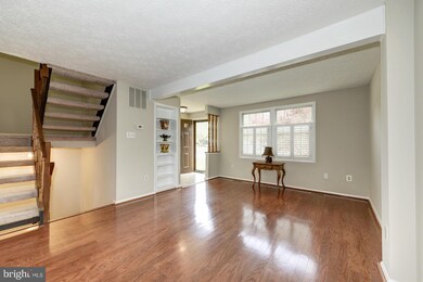 11565 Ivy Bush Ct, Reston, VA 20191 - photo 4