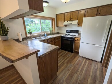 1953 Ozark Pkwy, Algonquin, IL 60102 - photo 2