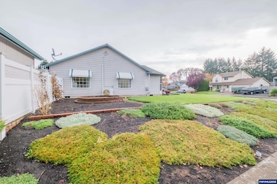 1138 SW Bryson St, Dallas, OR 97338 - photo 5