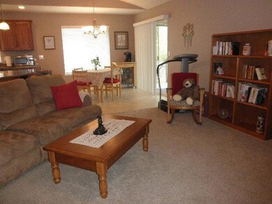 2008 SW Otis Ln, Grants Pass, OR 97527 - photo 3