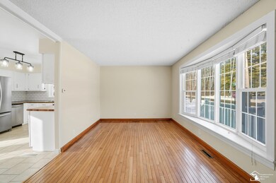 7350 Elmwood Dr, Temperance, MI 48182 - photo 7