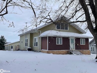 406 4th St, Deep River, IA 52222 - photo 2