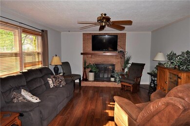 3321 Beech Dr, Columbus, IN 47203 - photo 3