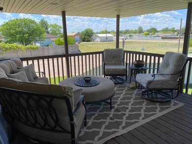 404 S Jayhawk Ave, Hugoton, KS 67951 - photo 7