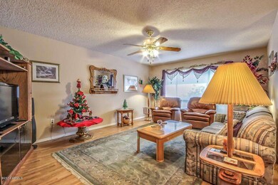 10043 W Ironwood Dr unit 6D, Sun City, AZ 85351 - photo 6