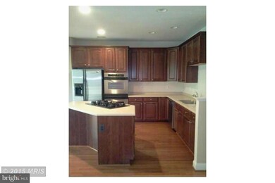 9967 Cyrandall Dr, Oakton, VA 22124 - photo 2