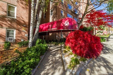 Rosewood unit 6C, Yonkers, NY 10701 - photo 2