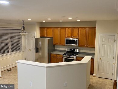 2470 Curie Ct unit 16, Herndon, VA 20171 - photo 4