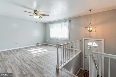 564 N Cedar St, Spring City, PA 19475 - photo 3