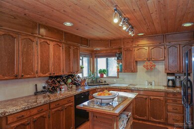 17643 Pioneer Ln, Sunriver, OR 97707 - photo 2