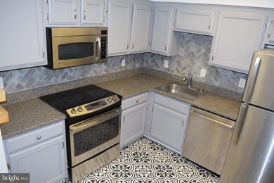 7640 Tremayne Place unit 204, McLean, VA 22102 - photo 4