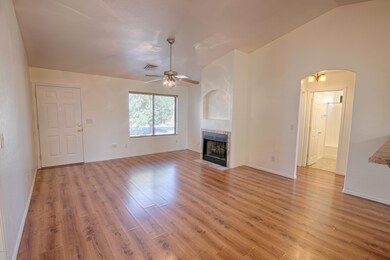 949 S Hunters Run, Show Low, AZ 85901 - photo 2