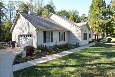 167 Millstone Dr, Statesville, NC 28625 - photo 2