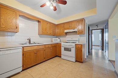 2291 Bicentennial Ave unit 7, Crest Hill, IL 60403 - photo 4