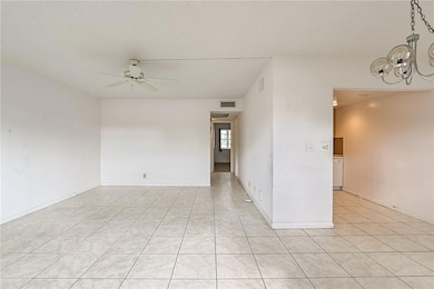 167 Grantham E, Deerfield Beach, FL 33442 - photo 2