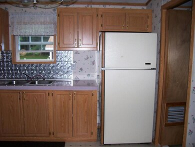 400 W Main St, Littleton, NH 03561 - photo 2