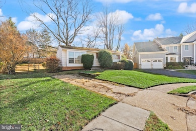 1412 Patrick Cir SW, Vienna, VA 22180 - photo 4