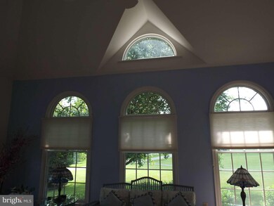 22100 Creekview Dr, Gaithersburg, MD 20882 - photo 2